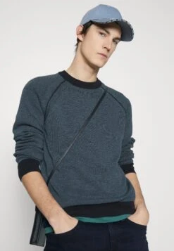 Boss Kapoki - Trui - Dark Blue -Herenmode 004e5e30a3bb471bbec76861c87bfeea