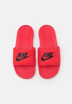 Nike Sportswear Victori One Slide - Muiltjes - University Red/Black 9 Nike Sportswear Victori One Slide - Muiltjes - University Red/Black -Herenmode 18e8f96dd6b6426db841a77466517ccd