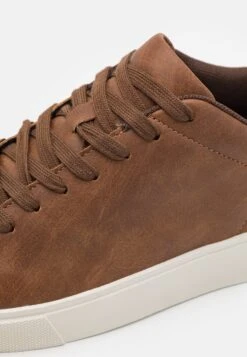 Pier One Unisex - Sneakers Laag - Cognac -Herenmode 1ede9a8d3f614add9e57eb38fcd5178b