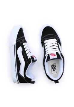 Vans Knu Skool Unisex - Skateschoenen - Black True White -Herenmode 2232144997fc4619bfeb6f42b359cc75