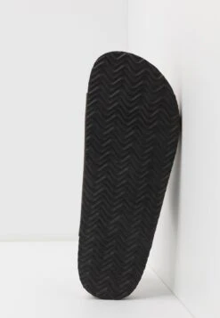 Pier One Unisex - Pantoffels - Brown -Herenmode 23e143c048ee4fd8b5e22a3556ccfbfb