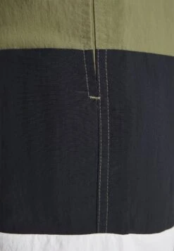 Champion Beach Short - Zwemshorts - Khaki -Herenmode 28f3ad4ebb45464ba75b887bb3a6e591