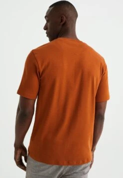 WE FASHION T-Shirt Basic - Brown 8 WE FASHION T-Shirt Basic - Brown -Herenmode 2f0b4f6c53314a56ac6d94d189dac1ad