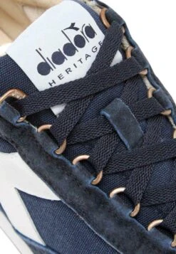 Diadora Heritage Equipe H- Sneakers Laag - Blue -Herenmode 2f8849c8be2143e4a9a7ce586ea21983