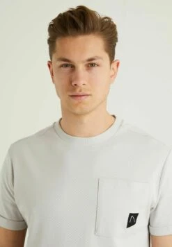 Petro - T-Shirt Basic - Light Grey -Herenmode 31bb2feb29c742688d1db890bcd8a3d8