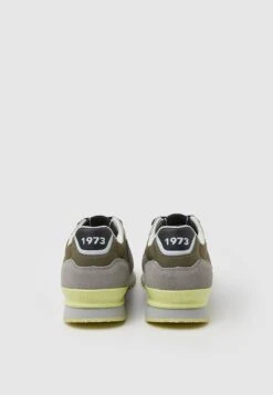 Pepe Jeans London One Hero - Sneakers Laag - Khaki Green -Herenmode 35a8aee362674fada617a713dd067448