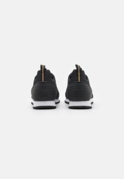 EA7 Emporio Armani Unisex - Sneakers Laag - Black/Gold/White 8 EA7 Emporio Armani Unisex - Sneakers Laag - Black/Gold/White -Herenmode 374997f8987f484282039a04d33ea52f