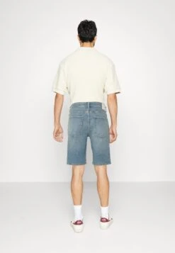 Marc O'Polo DENIM 5-Pocket Low Crotch Zip Fly - Jeansshort - Light Blue Worn 8 Marc O'Polo DENIM 5-Pocket Low Crotch Zip Fly - Jeansshort - Light Blue Worn -Herenmode 43788b68789944ee804757aab3a13b2c