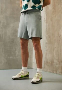 Nike Sportswear M Nk Tech Lghtwht - Shorts - Mica Green