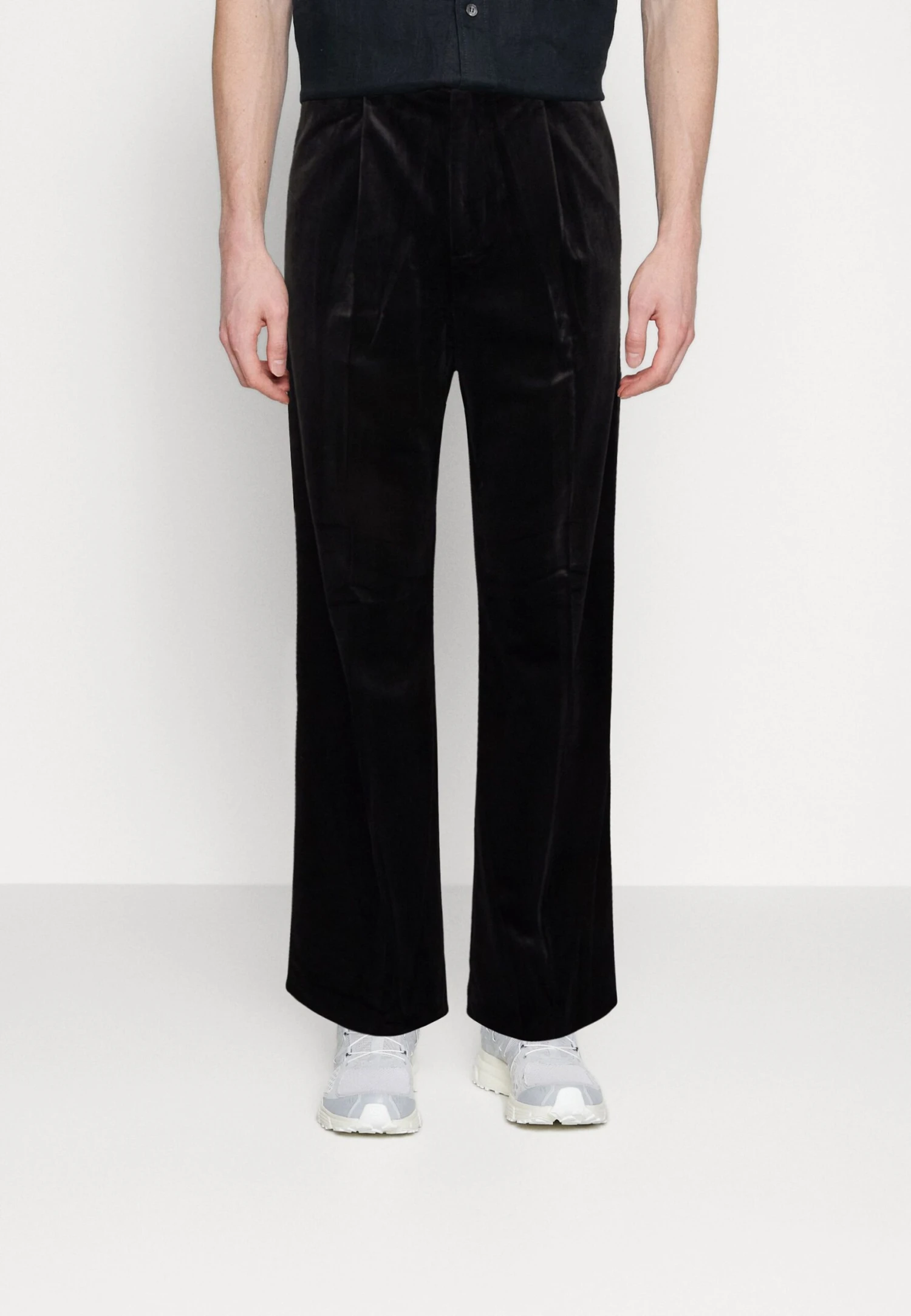 WEEKDAY Uno Trouser - Broek - Black 1 WEEKDAY Uno Trouser - Broek - Black