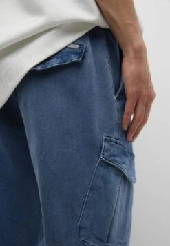 PULL & BEAR Basic Cargo- Jeans Tapered Fit - Blue Denim -Herenmode 74794fc86ce44f958ecb822dd50e7ddd