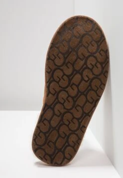 Ugg Scuff - Pantoffels - Cognac -Herenmode 75f6851894c847a4a78d60a9772aee74