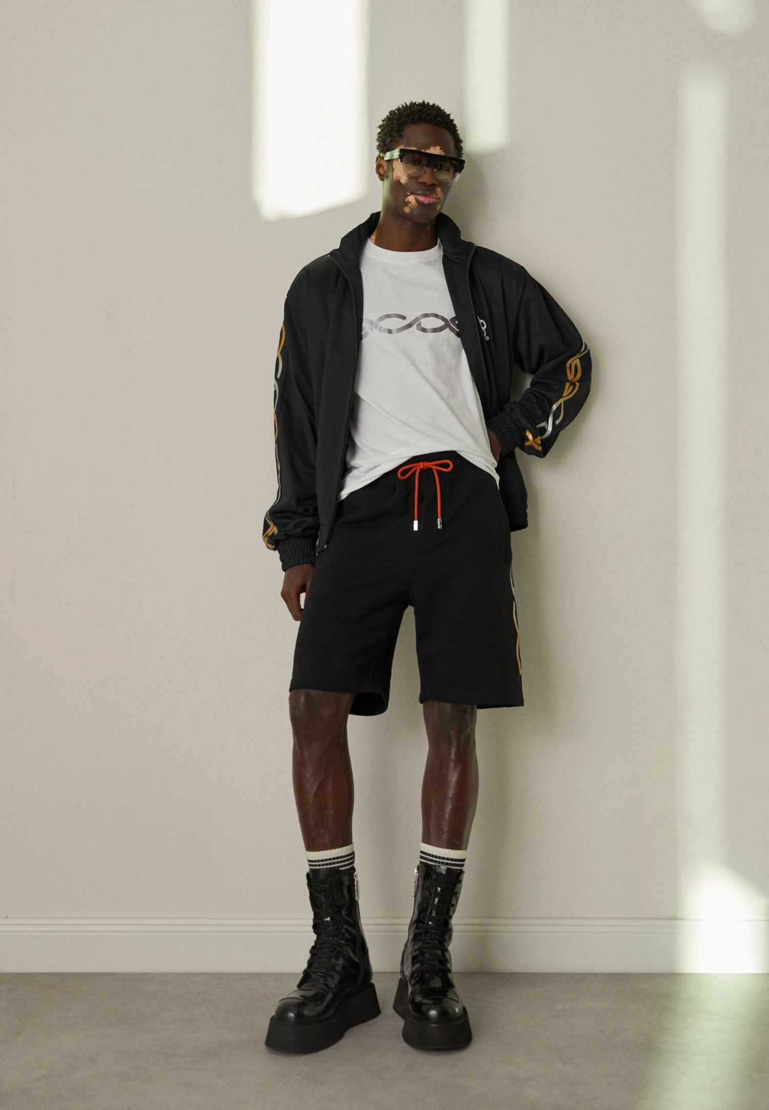 GCDS Reflective Logo Bermuda - Trainingsbroek - Black 2 GCDS Reflective Logo Bermuda - Trainingsbroek - Black - Afbeelding 2