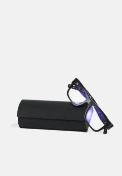 Prada Brillen Met Blauwlichtfilter - Black 8 Prada Brillen Met Blauwlichtfilter - Black -Herenmode 8bc3e3a144b84bba88252e51e074f668