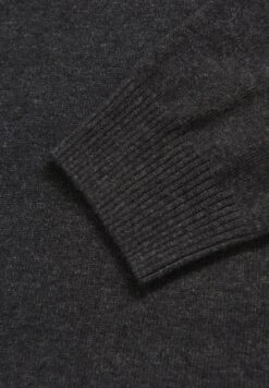 Oscar Jacobson Valter Roundneck - Trui - Dark Grey -Herenmode 8c3c37bf019f4bda920b5fb1d1b01985