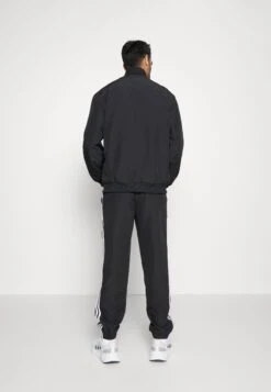 Adidas Sportswear Set - Trainingspak - Black -Herenmode 8c41ca925b624113a5667e5401c764fd