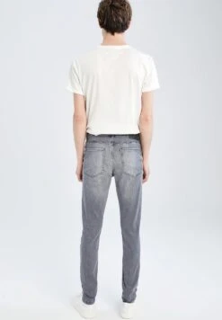 DeFacto Slim Fit Jeans - Grey -Herenmode 97ee8e6fe94a4ad084f6d0b5d868afed
