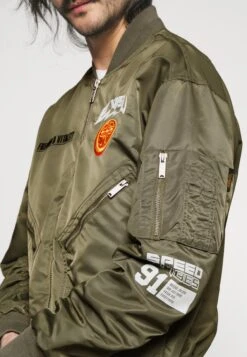 Evisu Kamon Jacket - Bomberjacks - Dark Olive 11 Evisu Kamon Jacket - Bomberjacks - Dark Olive -Herenmode 9a6409586da246d085c9b12efd4aa42a