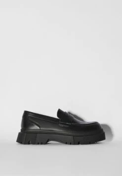 BERSHKA With Track Soles- Instappers - Black 11 BERSHKA With Track Soles- Instappers - Black -Herenmode 9b053fe6655b4f52939e7656284c7aa6