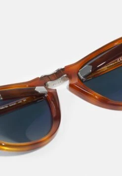 Persol Steve Mcqueen Unisex - Zonnebril - Terra Di Siena -Herenmode a12890d8974b4dd98bd5d89173bcc8e3