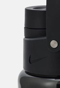 Nike Sportswear Nike Renew Recharge Chug Bottle Graphic 250Ml - Bidon - Black/White -Herenmode a6b837ce7e794bf4839c3a4ea8dbb806