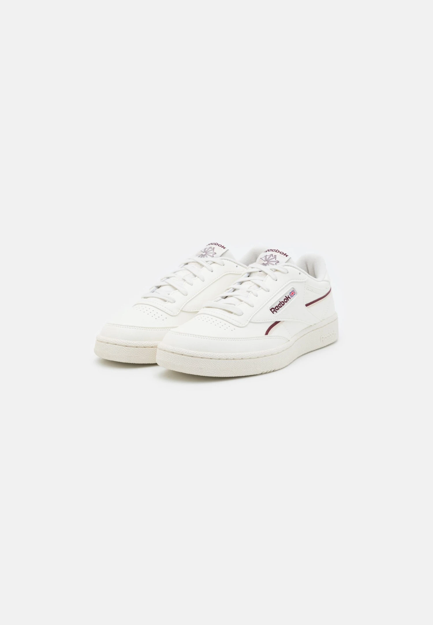 Reebok Classic Club C 85 Vegan Unisex - Sneakers Laag - Chalk/Classic Maroon /Stucco 2 Reebok Classic Club C 85 Vegan Unisex - Sneakers Laag - Chalk/Classic Maroon /Stucco - Afbeelding 2