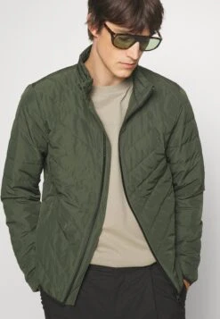 EA7 Emporio Armani Acket - Gewatteerde Jas - Verde Scuro 10 EA7 Emporio Armani Acket - Gewatteerde Jas - Verde Scuro -Herenmode bbf5df8930644c959767893131139220