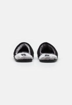 Tom Tailor Pantoffels - Black 8 Tom Tailor Pantoffels - Black -Herenmode c034f34048634daf8619e61fee36049d