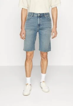 Marc O'Polo DENIM 5-Pocket Low Crotch Zip Fly - Jeansshort - Light Blue Worn