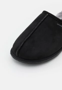 Tom Tailor Pantoffels - Black 11 Tom Tailor Pantoffels - Black -Herenmode ce60aca2023b4dc1b6bd0cfde2dc26b2