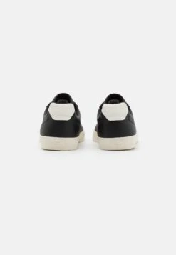 Lacoste Lerond Pro- Sneakers Laag - Black/Off-White -Herenmode cedf37eba41348e5a8e2f73dfe36b944