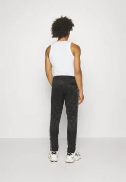 BRAVE SOUL Vima - Trainingsbroek - Black -Herenmode d02c766696cf46e9b07d4781d87580bc