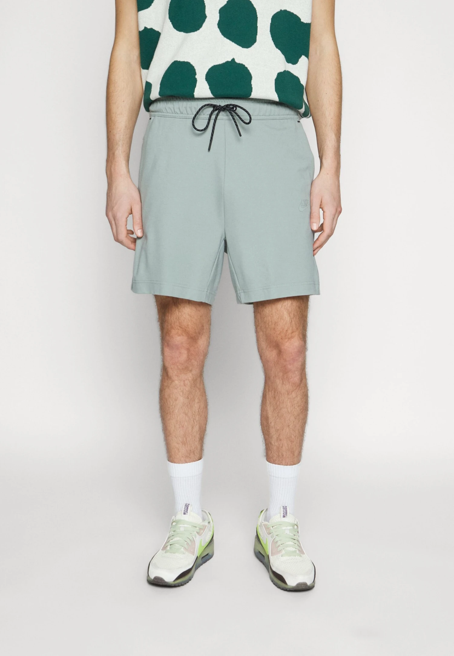 Nike Sportswear M Nk Tech Lghtwht - Shorts - Mica Green 3 Nike Sportswear M Nk Tech Lghtwht - Shorts - Mica Green - Afbeelding 3