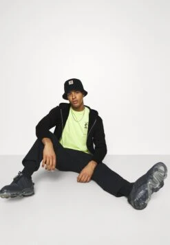 WEEKDAY Standard Zip Hoodie - Sweater Met Rits - Black 11 WEEKDAY Standard Zip Hoodie - Sweater Met Rits - Black -Herenmode f9b7fec470504d0796db2da14ba50de5