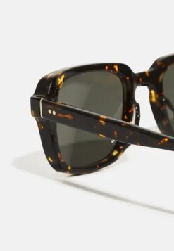 Nelson Unisex Set - Zonnebril - Ember 11 Nelson Unisex Set - Zonnebril - Ember -Herenmode faf93bebcc50458a8e747ba34cc5287e