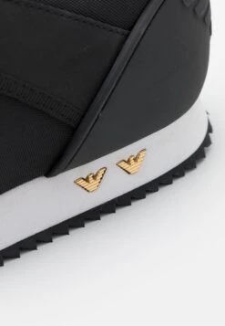 EA7 Emporio Armani Unisex - Sneakers Laag - Black/Gold/White 11 EA7 Emporio Armani Unisex - Sneakers Laag - Black/Gold/White -Herenmode fb035dabd5a04bbebf1cdc377a9f5e93