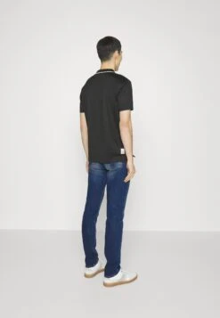 Emporio Armani 5 Pockets Pant - Slim Fit Jeans - Denim Blu -Herenmode fe43ddc2e7e643fbbc509afe6b89546f
